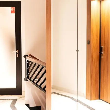 Maya's Flats & 18 - Nadmotlawie